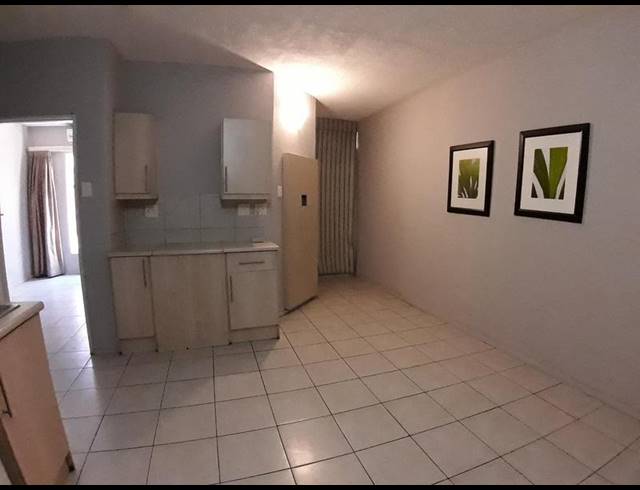 2 BEDROOM PROPERTY TO RENT IN KEMPTON PARK CENTRAL